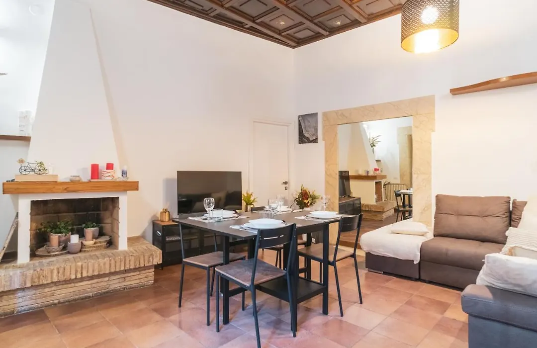 Giubbonari 23 luxury home-1
